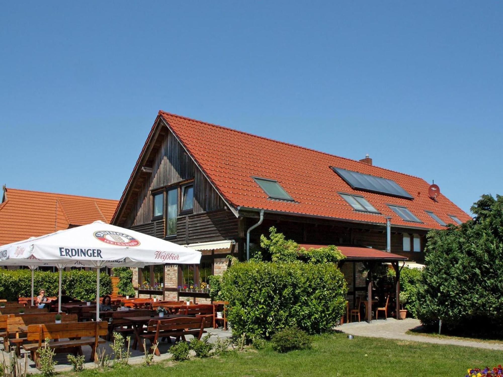 Farmstay Neuendorfkrug, Lütow Lutow Exterior foto