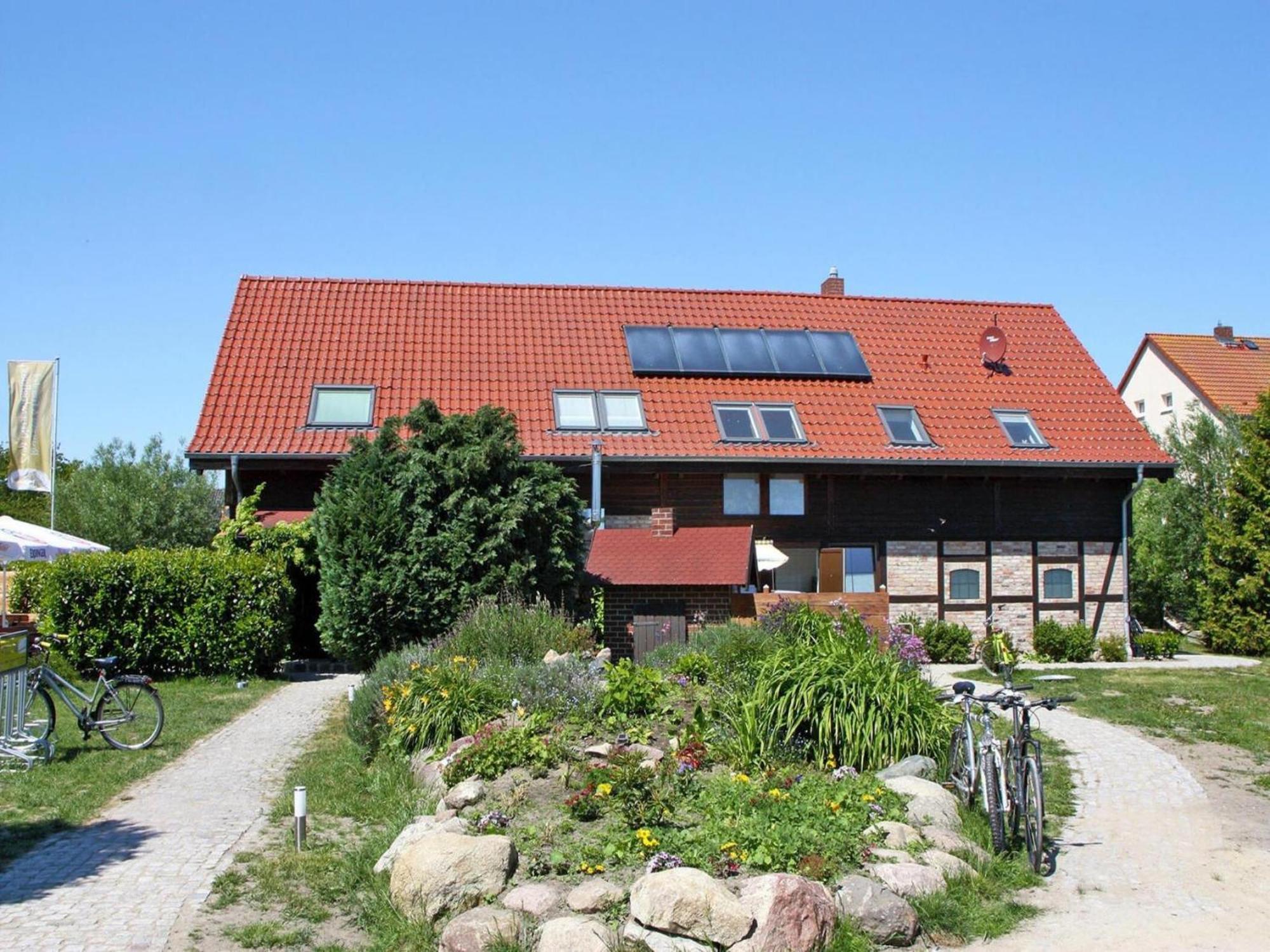 Farmstay Neuendorfkrug, Lütow Lutow Exterior foto